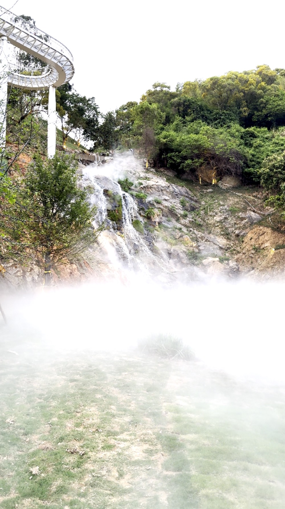 福建漳州龙池绿谷瀑布水池造景